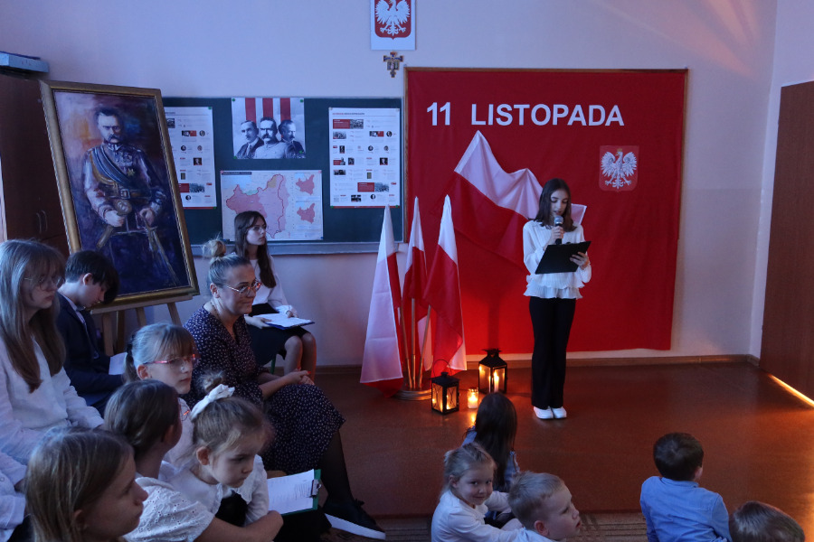 Obchody Święta Niepodległości w szkole w Zielęcinie
