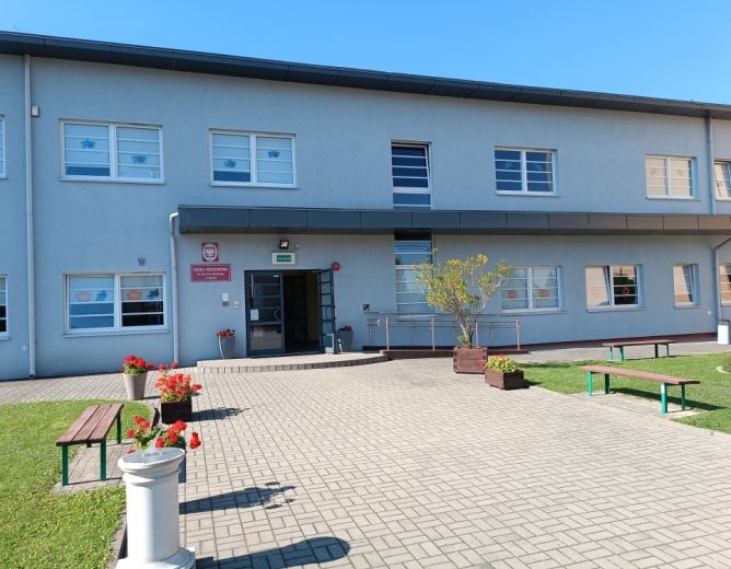 Projekt „Szkoła Podstawowa im. Marcina Bielskiego w Białej stawia na nowoczesną edukację”