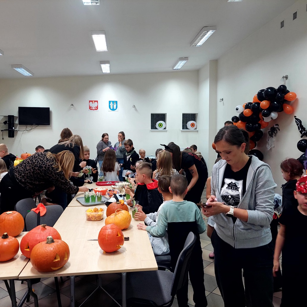 Warsztaty z wykonywania dyń na Halloween - Biblioteka w Kodraniu