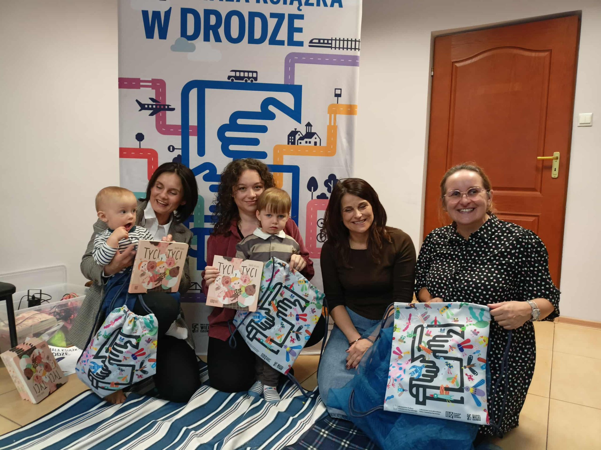 „Mała książka w drodze” – ruszyła ogólnopolska trasa warsztatów