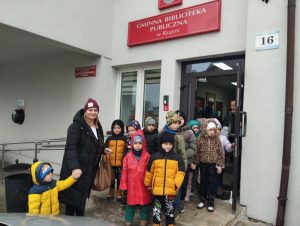 Wizyta w Bibliotece z okazji Dnia Kredki