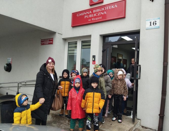 Wizyta w Bibliotece z okazji Dnia Kredki