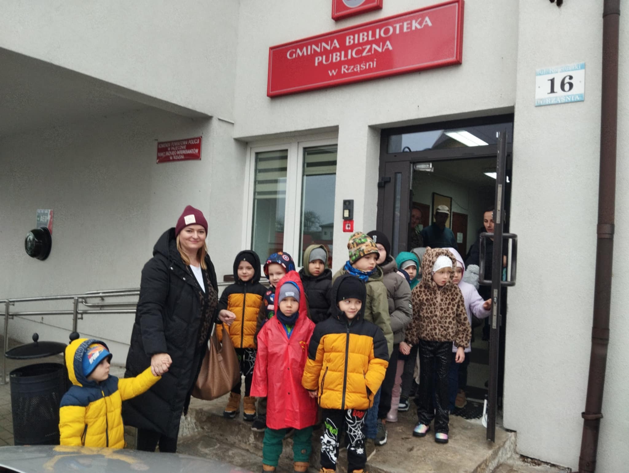 Wizyta w Bibliotece z okazji Dnia Kredki