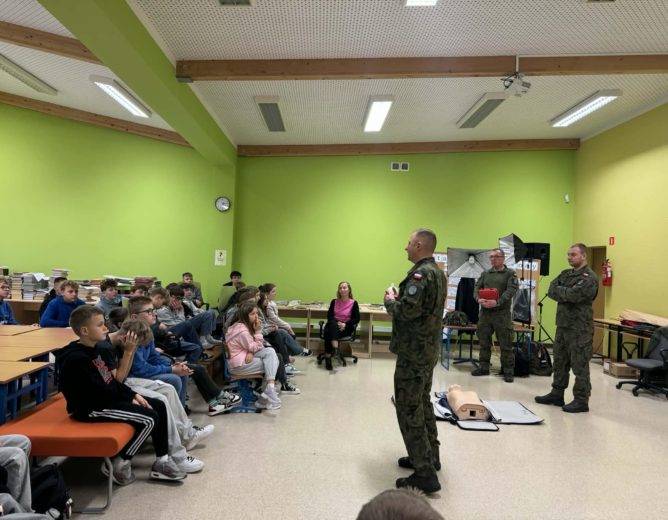 „Edukacja z Wojskiem” w Szkole Podstawowej w Białej
