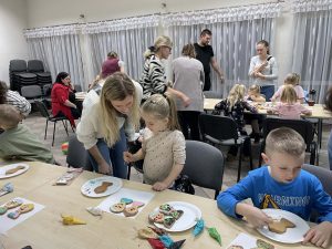 Warsztaty z okazji Dnia Babci i Dziadka - Biblioteka w Kodraniu