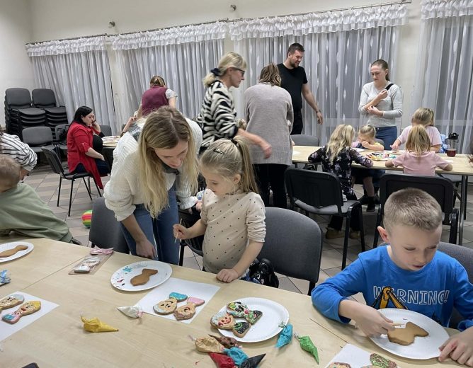 Warsztaty z okazji Dnia Babci i Dziadka – Biblioteka w Kodraniu