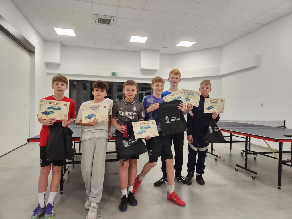 Turniej tenisa stołowego w Rząśni