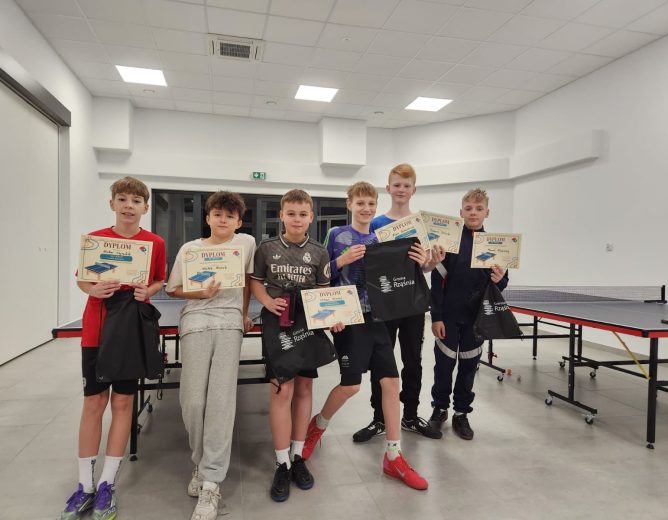 Turniej tenisa stołowego w Rząśni