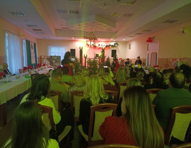 Koszyczkowy bal maskowy w Stróży