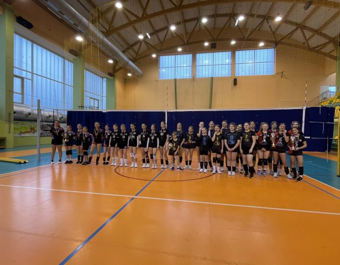 Turniej minipiłki siatkowej dla chłopców i dziewcząt w Rząśni