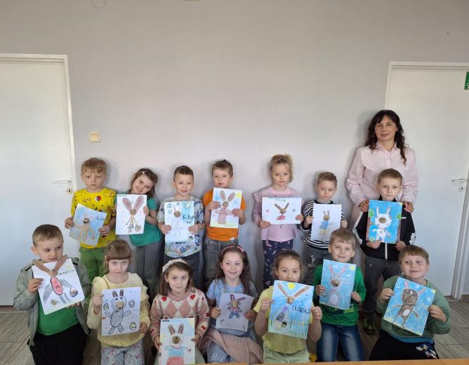 Prima Aprilis w bibliotece w Białej