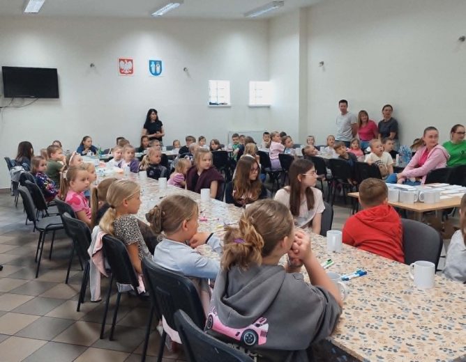 Warsztaty z okazji Dnia Mamy i Taty – Biblioteka w Kodraniu