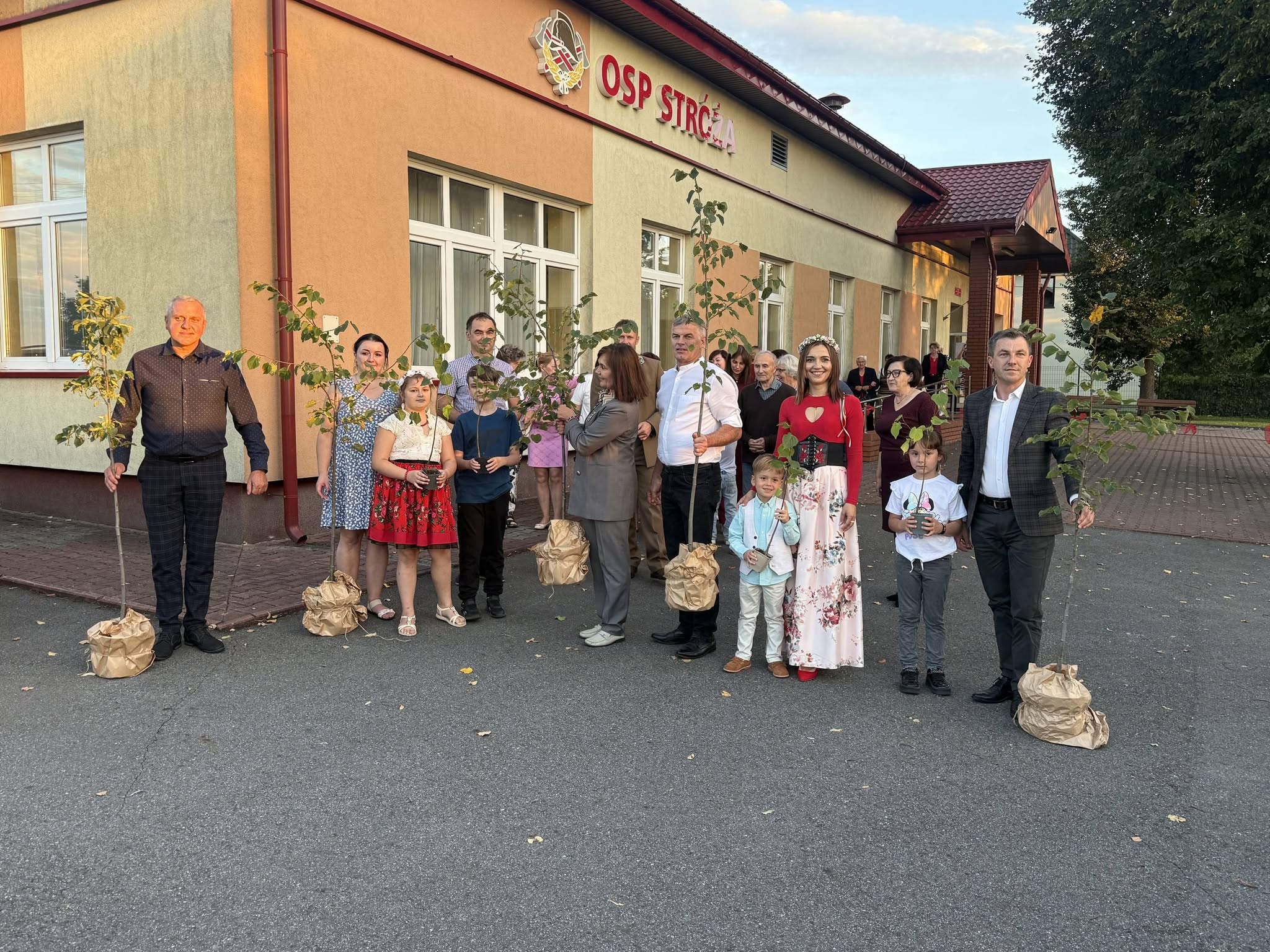 "Między przeszłością a teraźniejszością - spotkanie pod lipami" w Stróży
