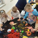 Jesienne zajęcia sensoryczne w Żłobku