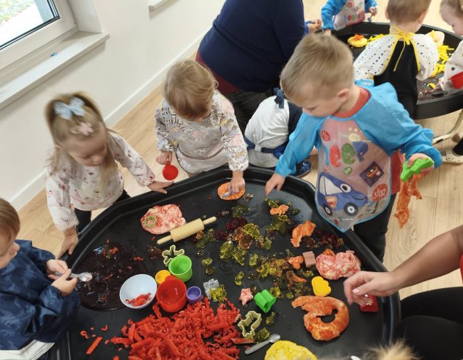 Jesienne zajęcia sensoryczne w Żłobku