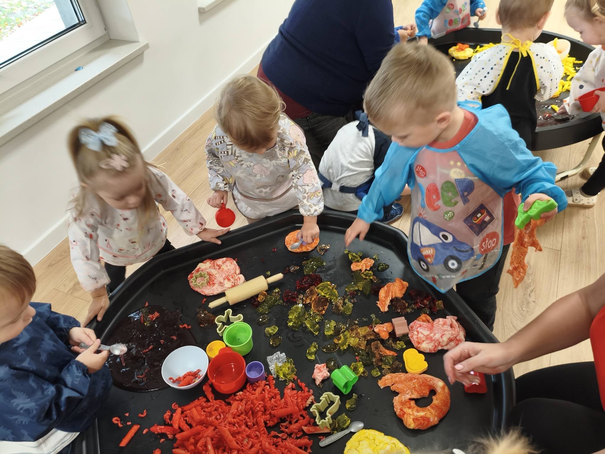 Jesienne zajęcia sensoryczne w Żłobku